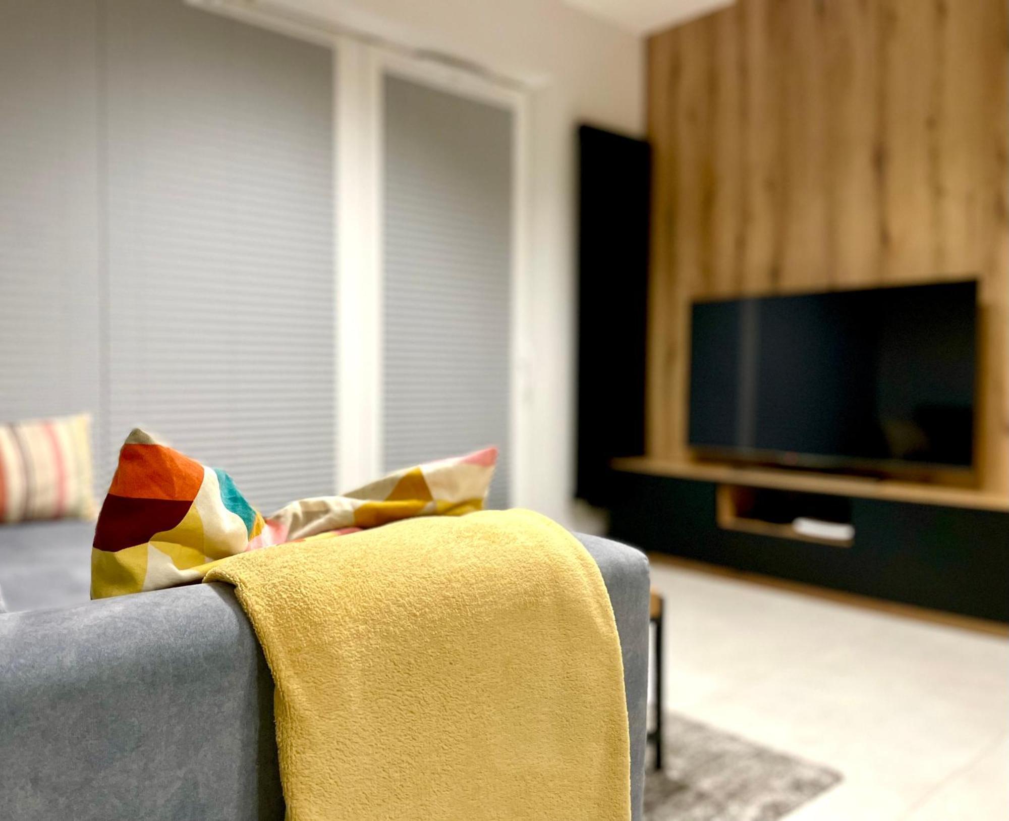 Apartament Twierdza Z Widokiem Na Jezioro オストルダ エクステリア 写真